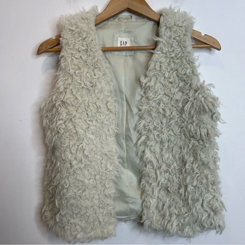 ☀️ 3/$15 Gap Kids Faux Fur Vest